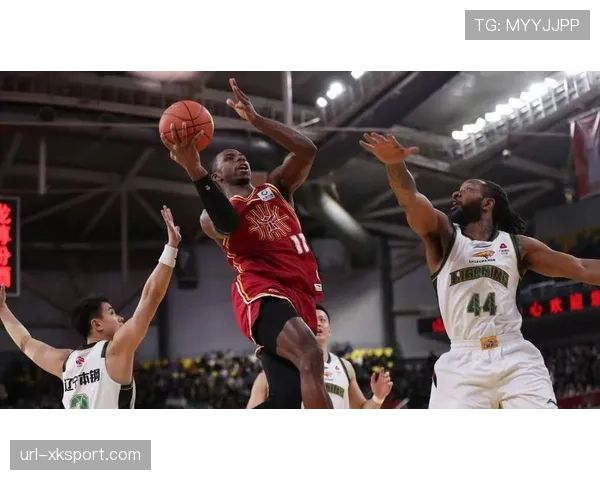 半场战报：老鹰与奇才合计投丢50球，高强度防守对抗导致命中率低下